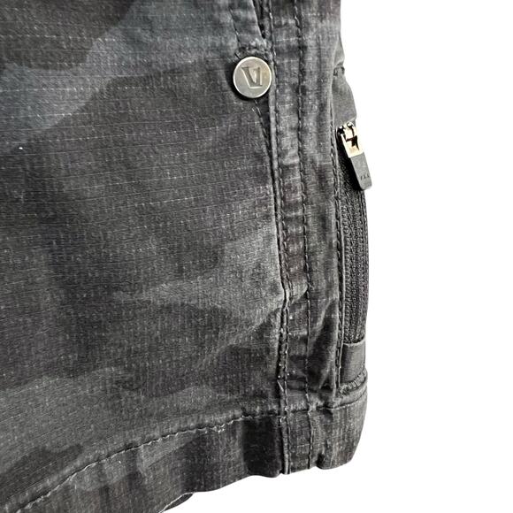 Vuori Ripstop Shorts Womens XS Black Camo Walking Running Sporty Casual Gorpcore - Picture 6 of 14